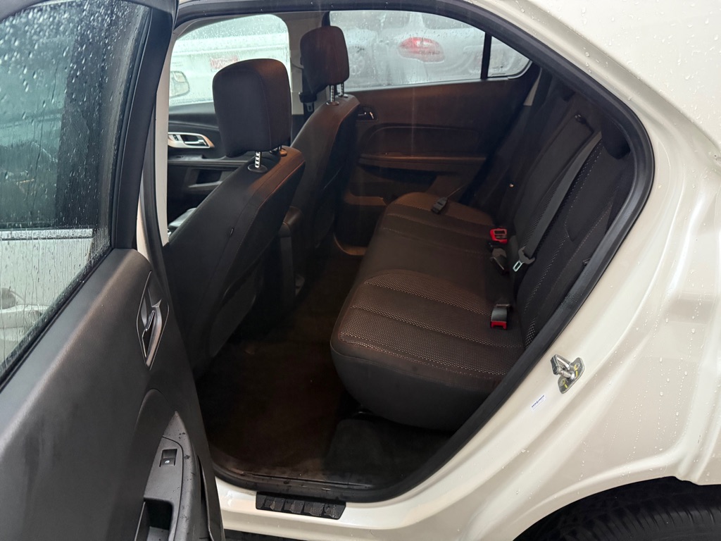 Photo 13 of this CHEVROLET EQUINOX