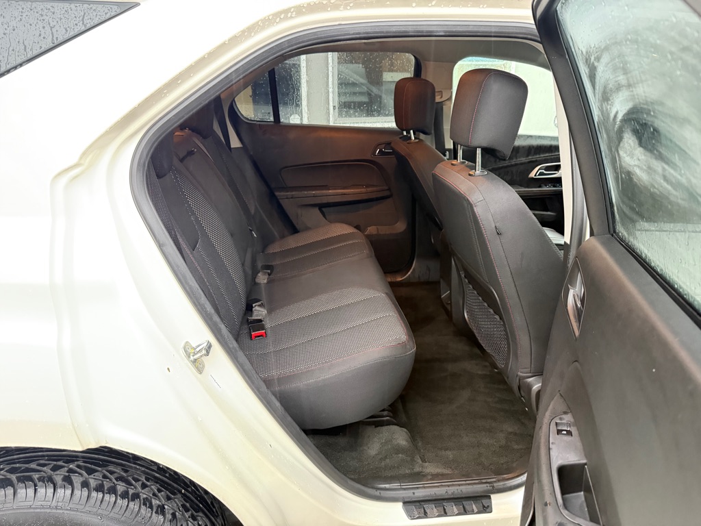 Photo 15 of this CHEVROLET EQUINOX
