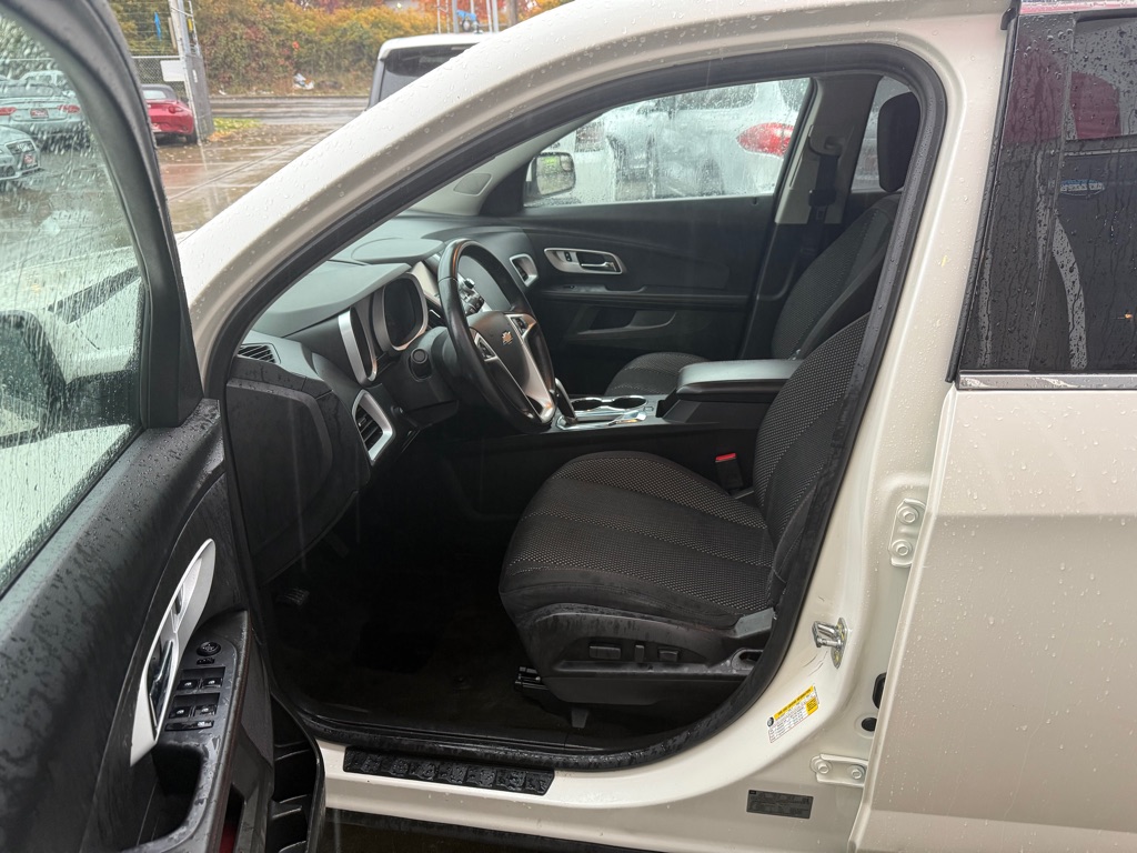 Photo 9 of this CHEVROLET EQUINOX