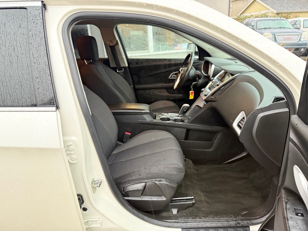 Photo 17 of this CHEVROLET EQUINOX