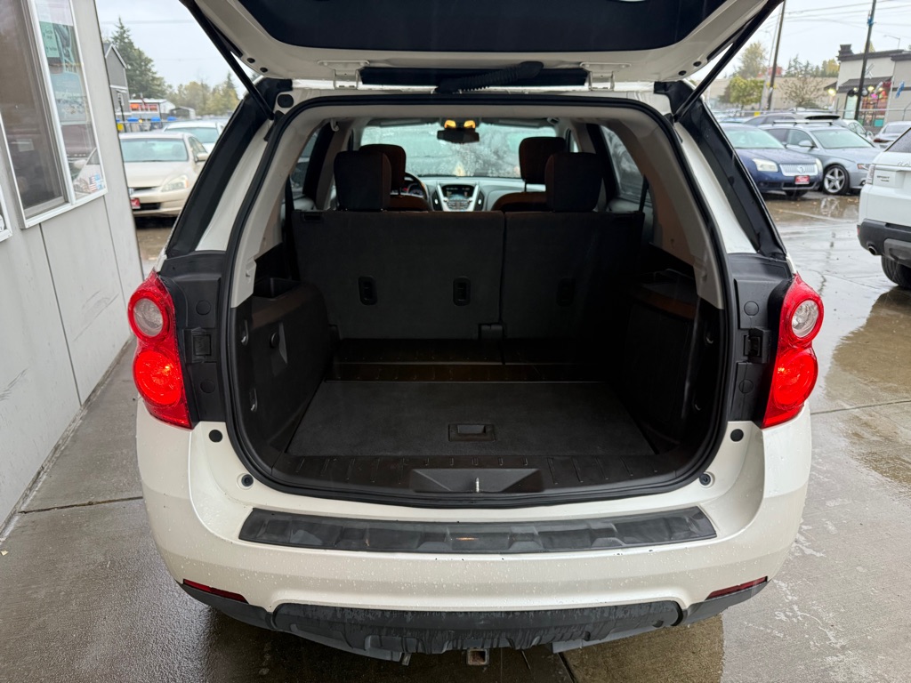 Photo 14 of this CHEVROLET EQUINOX