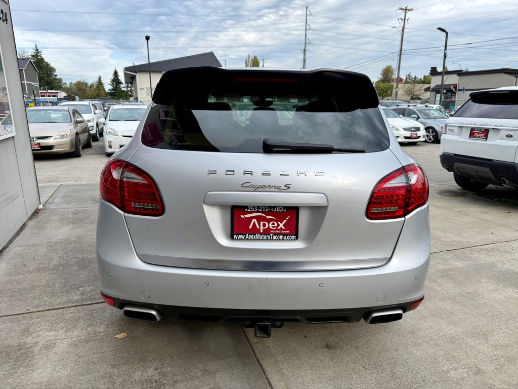 Photo 5 of this PORSCHE CAYENNE