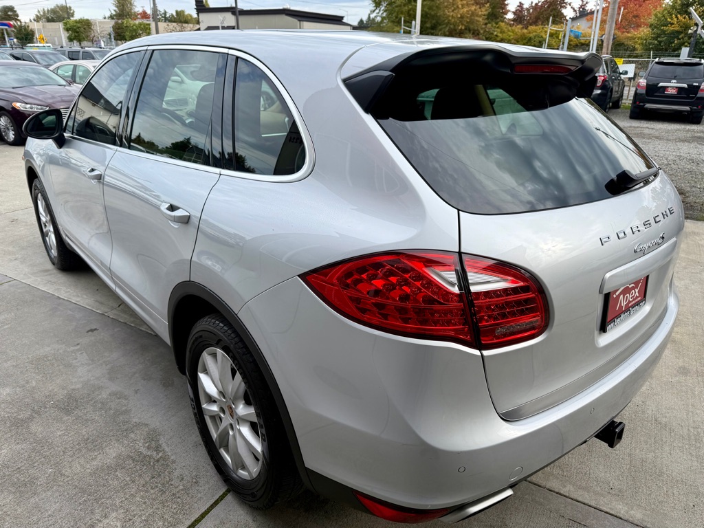 Photo 4 of this PORSCHE CAYENNE