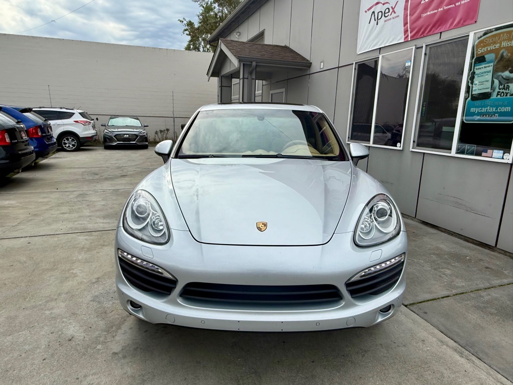 Photo 2 of this PORSCHE CAYENNE