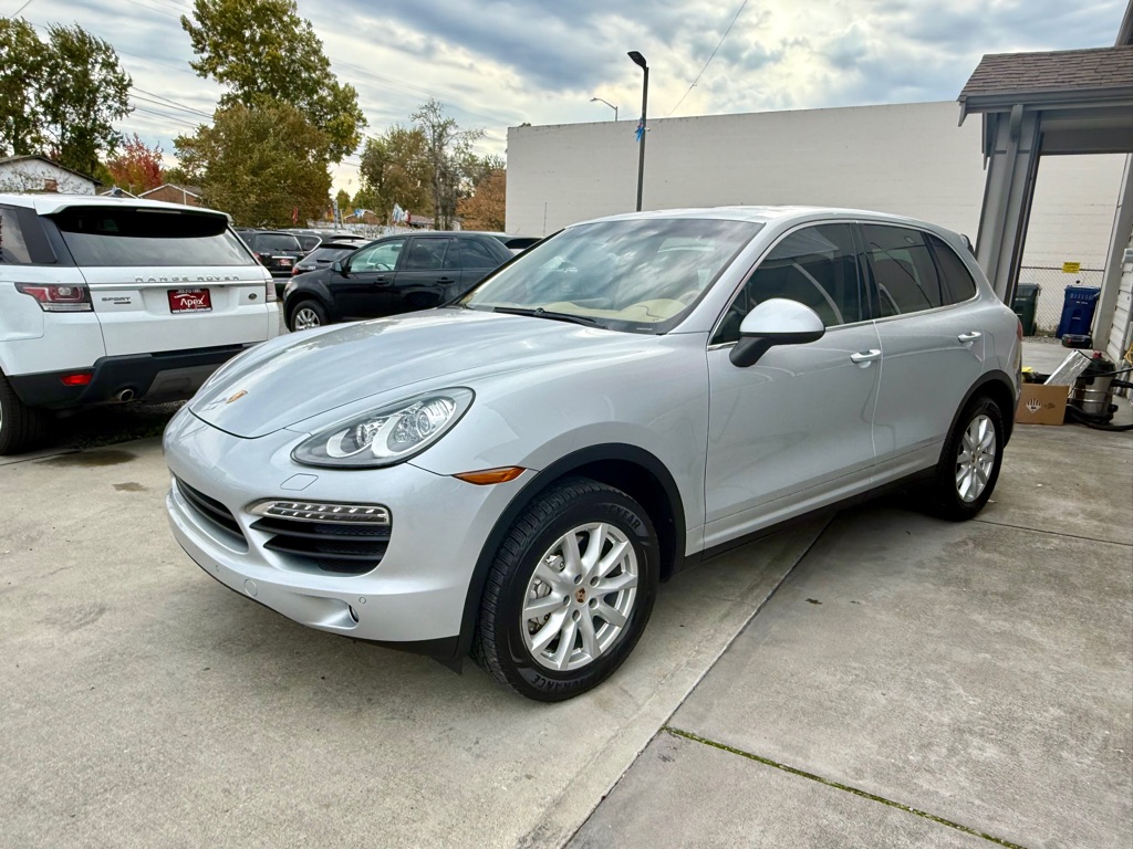 Photo 3 of this PORSCHE CAYENNE