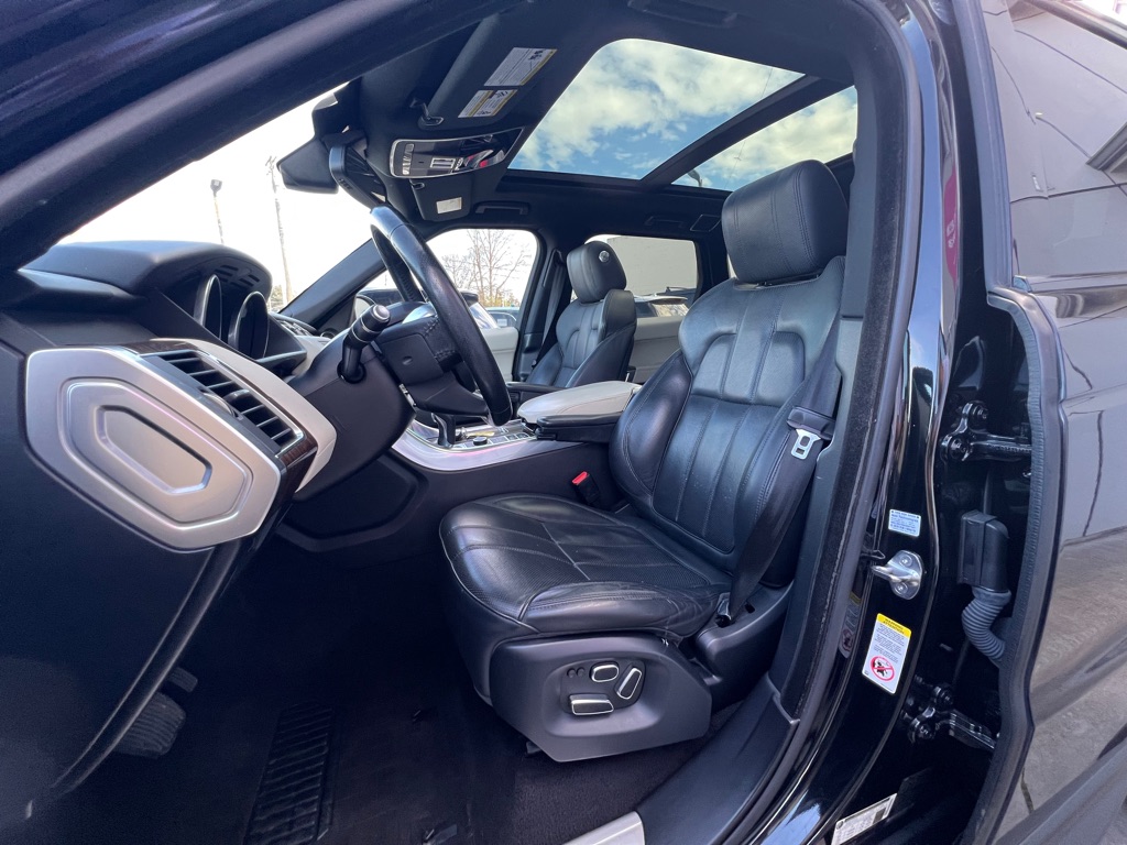 Photo 10 of this LAND ROVER RANGE ROVER SPO