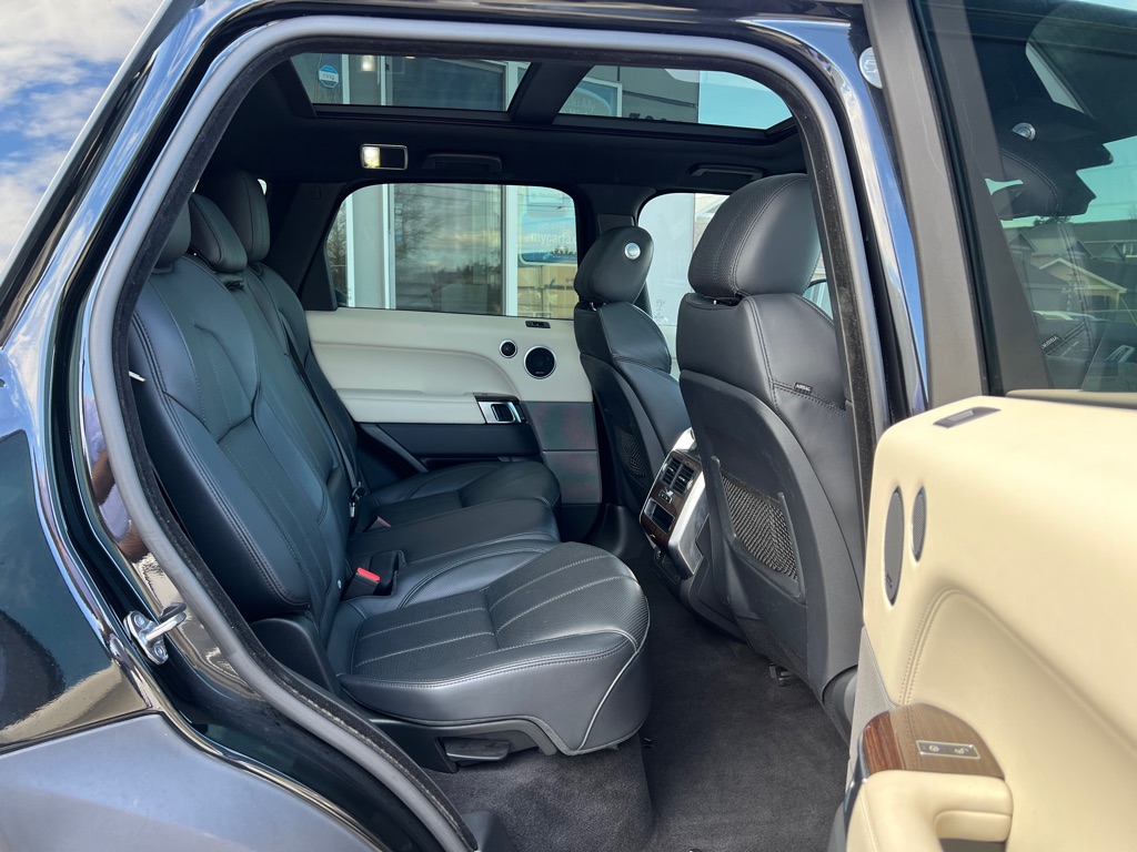 Photo 15 of this LAND ROVER RANGE ROVER SPO