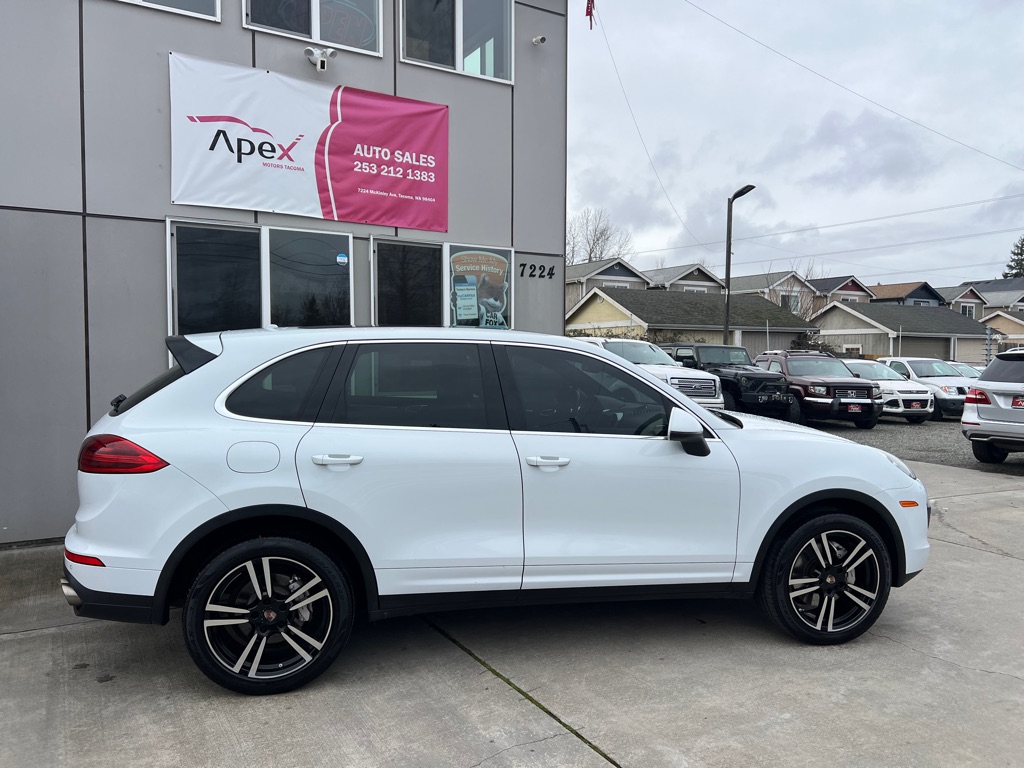 Photo 7 of this PORSCHE CAYENNE