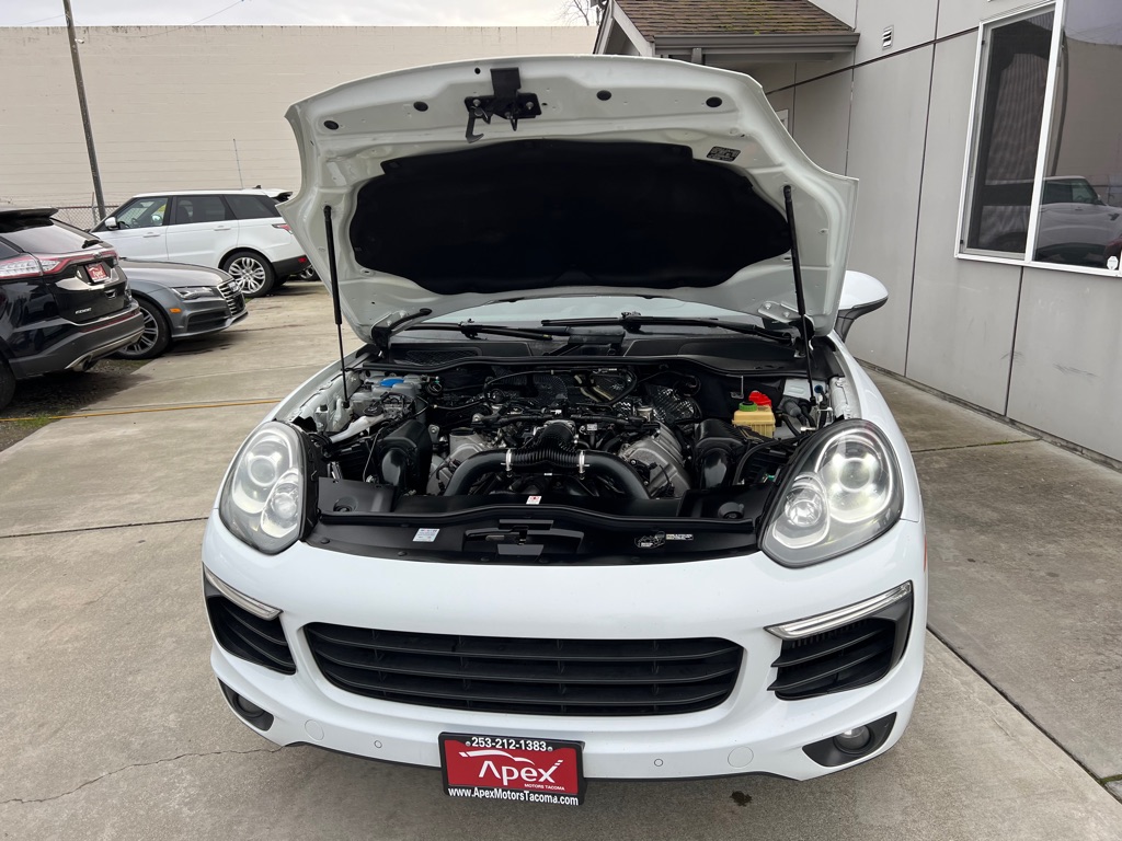 Photo 19 of this PORSCHE CAYENNE