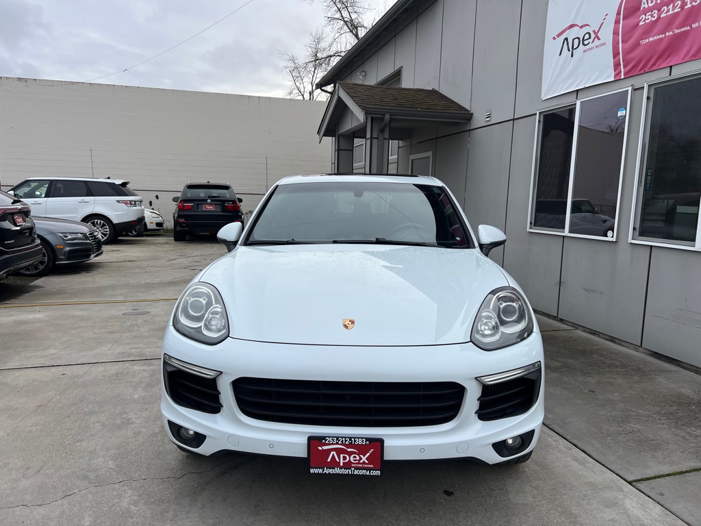 Photo 2 of this PORSCHE CAYENNE