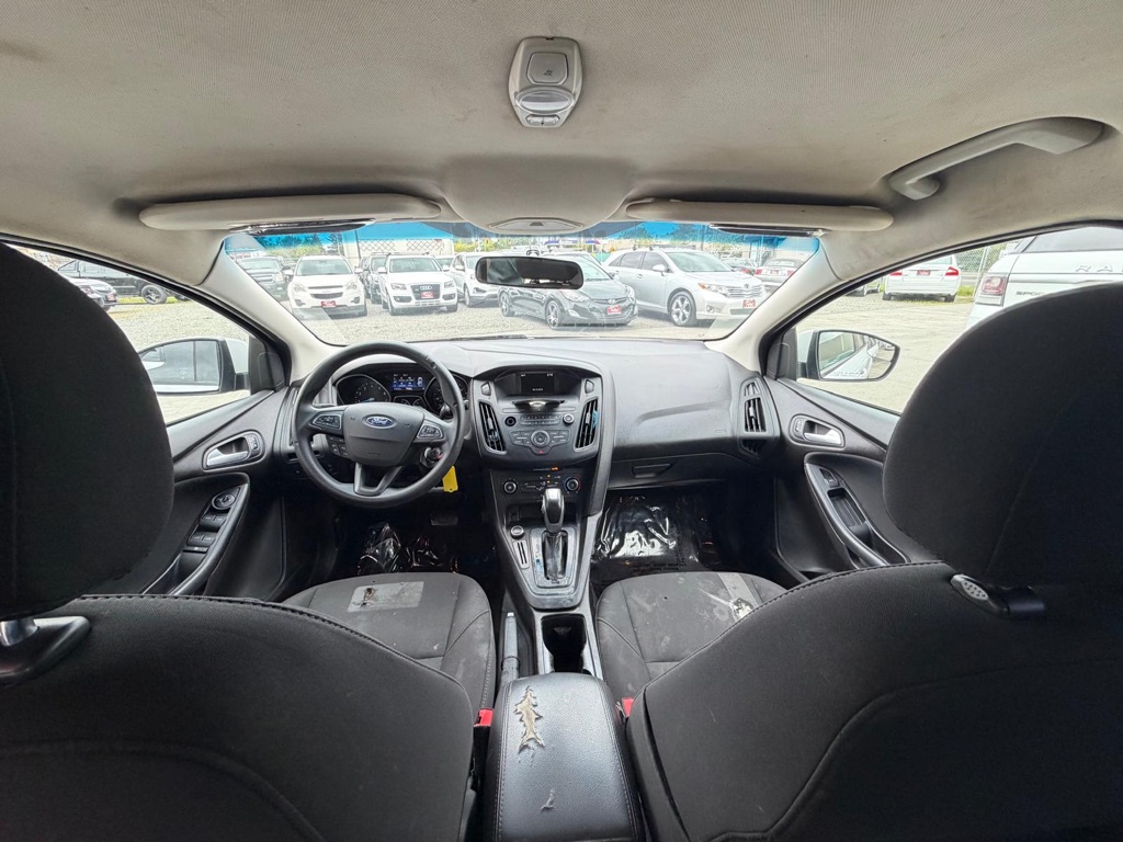 Photo 12 of this FORD FOCUS