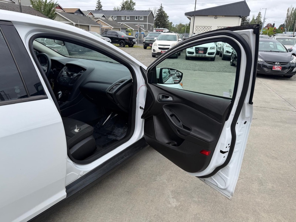 Photo 16 of this FORD FOCUS