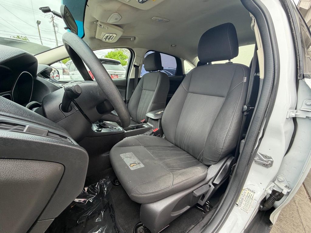Photo 10 of this FORD FOCUS