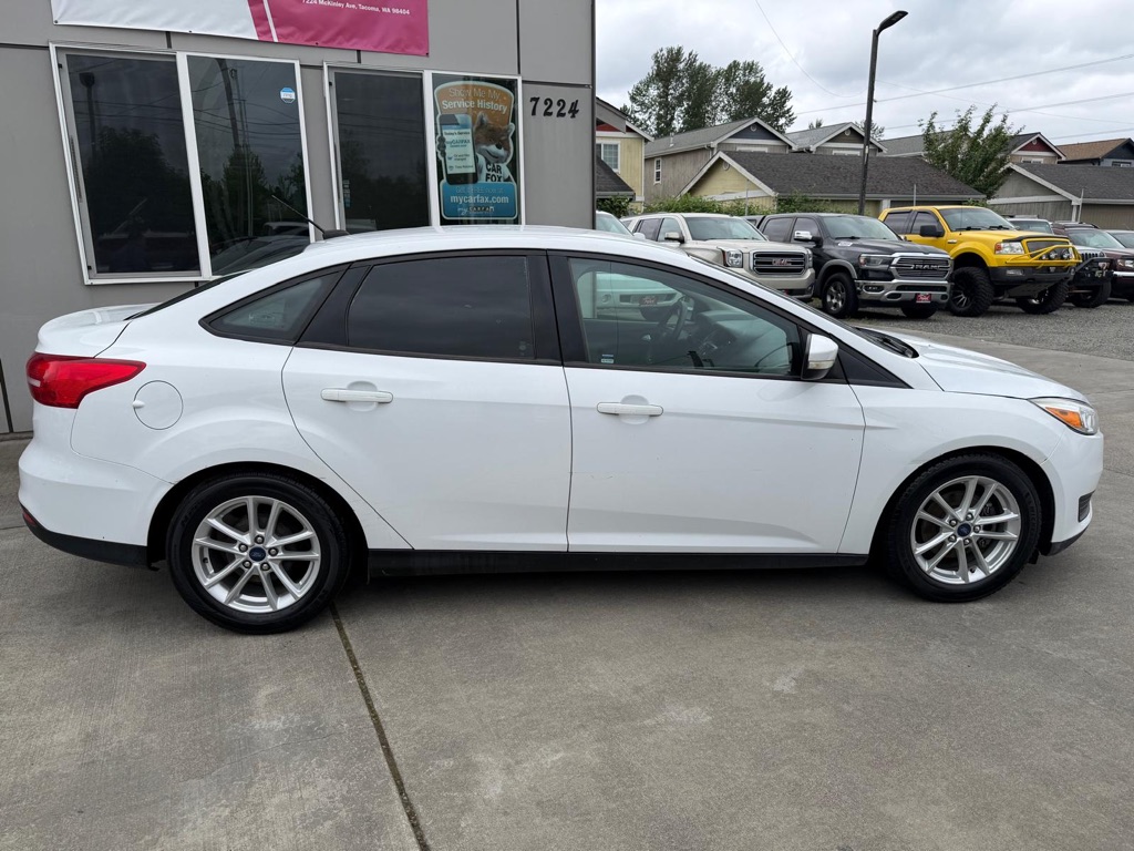 Photo 8 of this FORD FOCUS