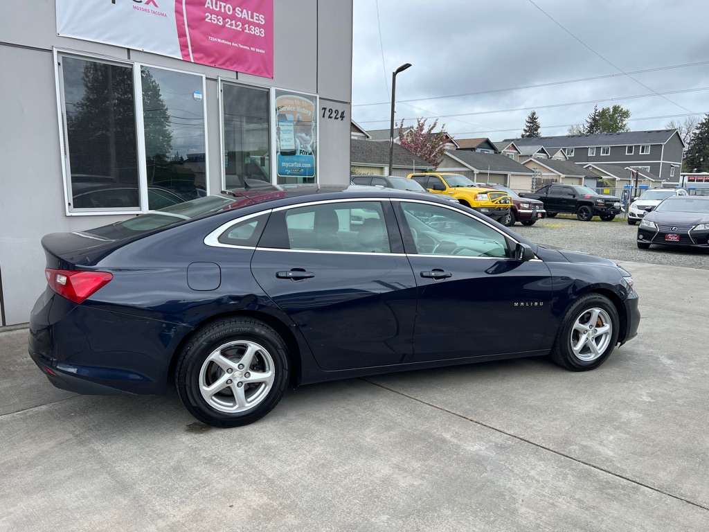 Photo 8 of this CHEVROLET MALIBU