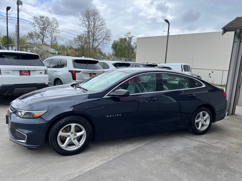 Photo 4 of this CHEVROLET MALIBU