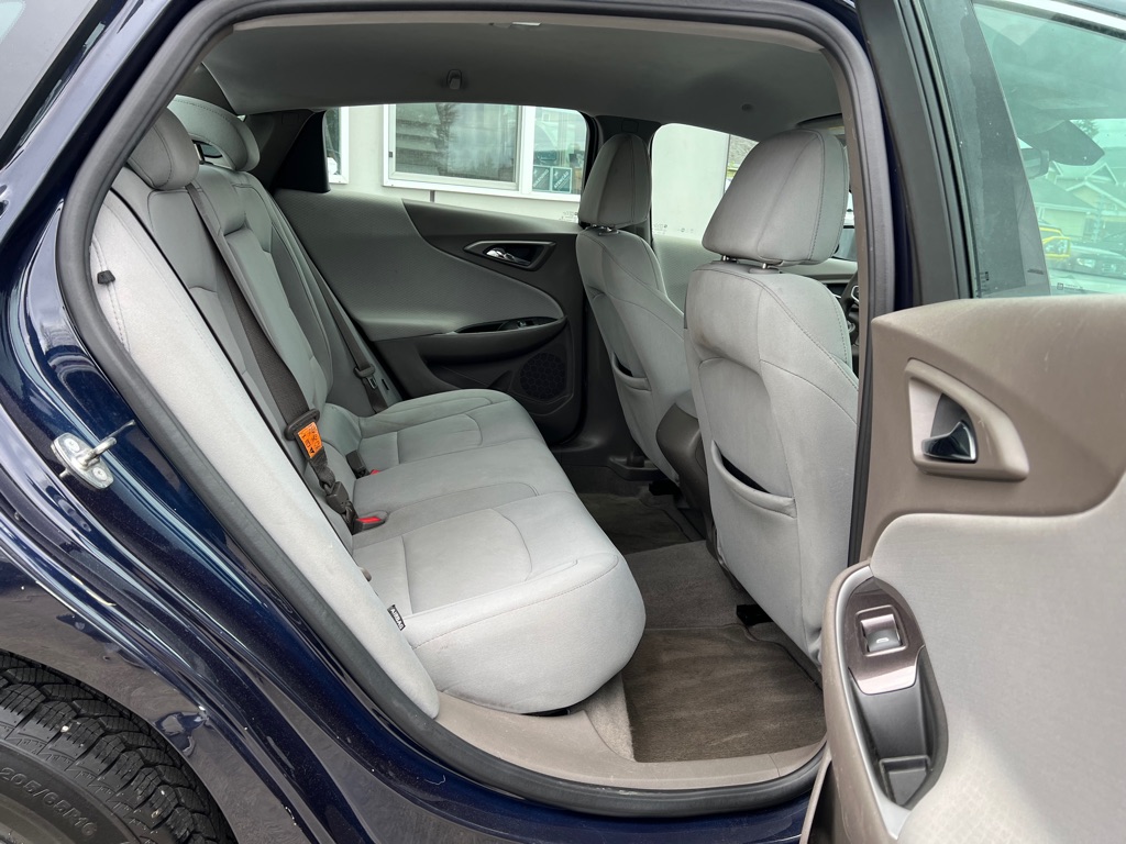 Photo 14 of this CHEVROLET MALIBU