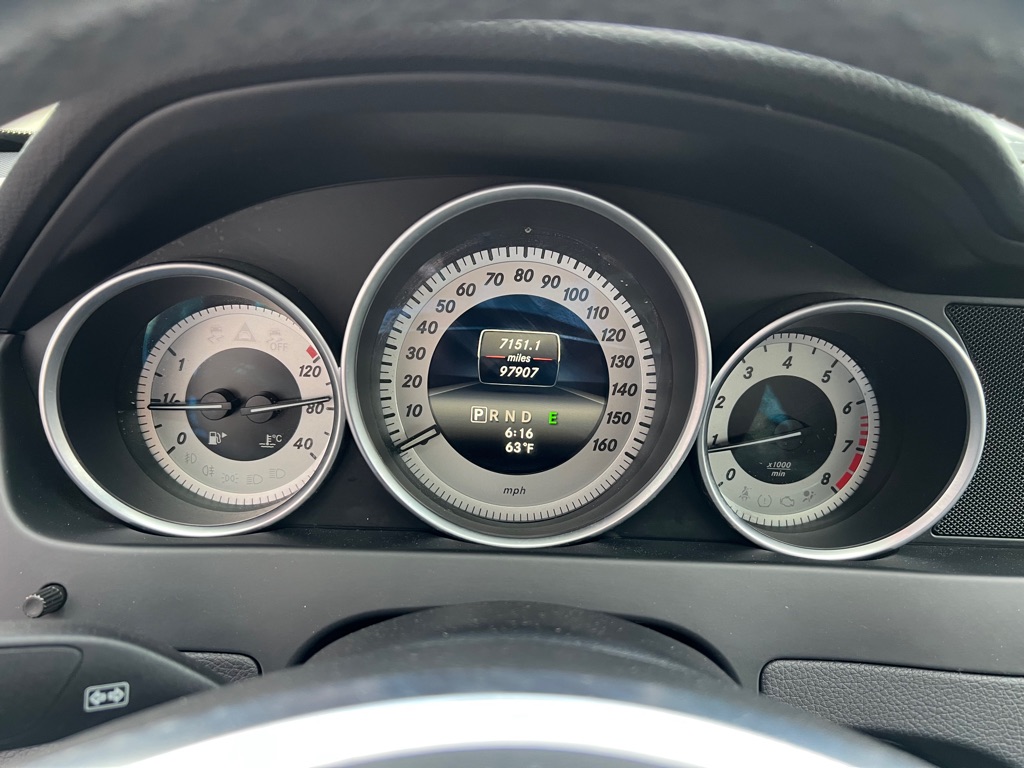 Photo 20 of this MERCEDES-BENZ C-CLASS