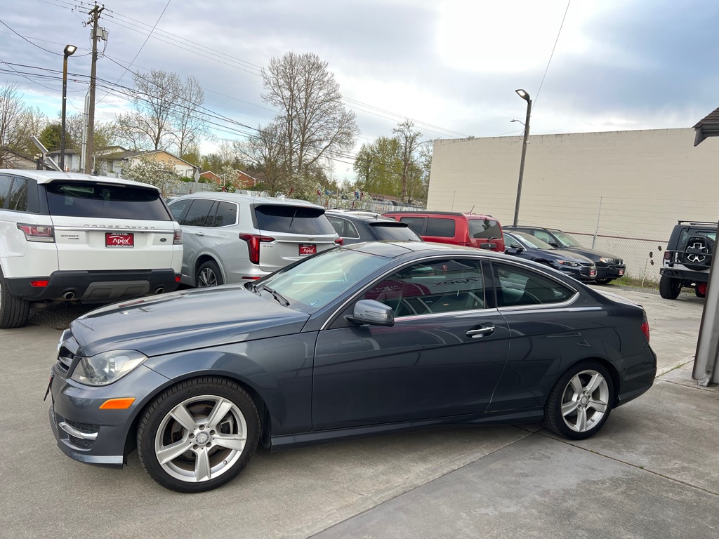 Photo 4 of this MERCEDES-BENZ C-CLASS