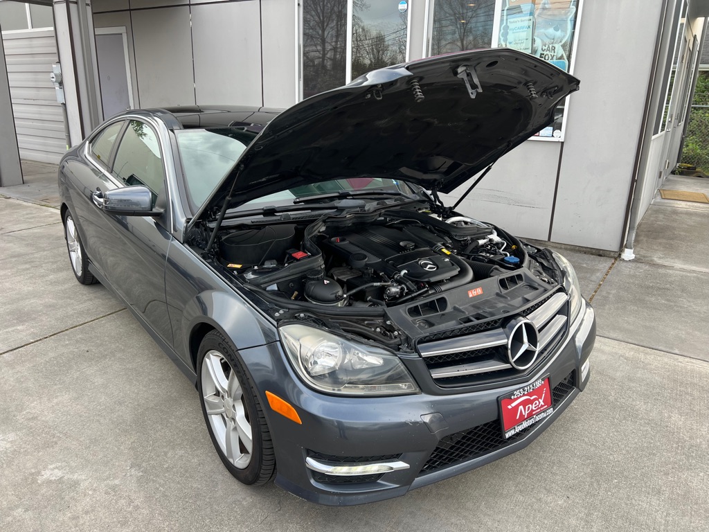 Photo 18 of this MERCEDES-BENZ C-CLASS