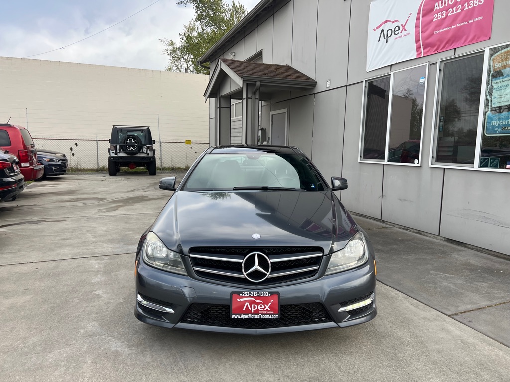 Photo 2 of this MERCEDES-BENZ C-CLASS