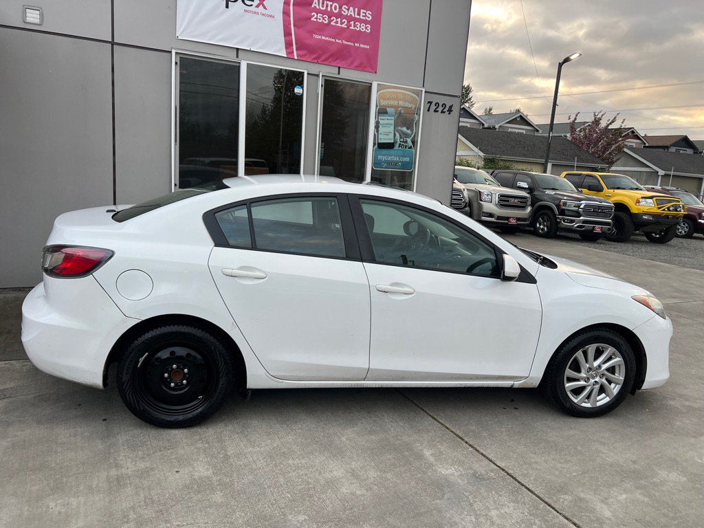 Photo 8 of this MAZDA MAZDA3