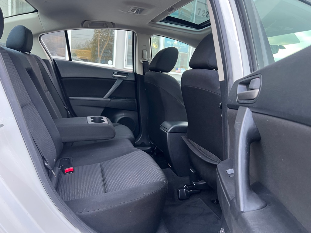Photo 14 of this MAZDA MAZDA3