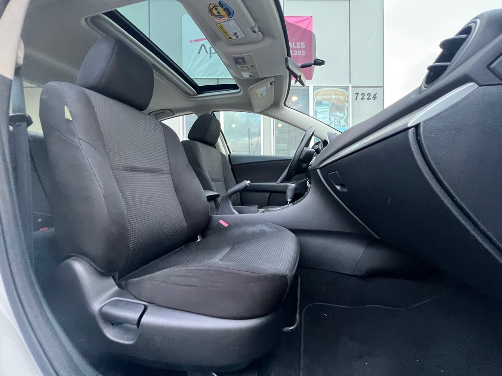 Photo 17 of this MAZDA MAZDA3