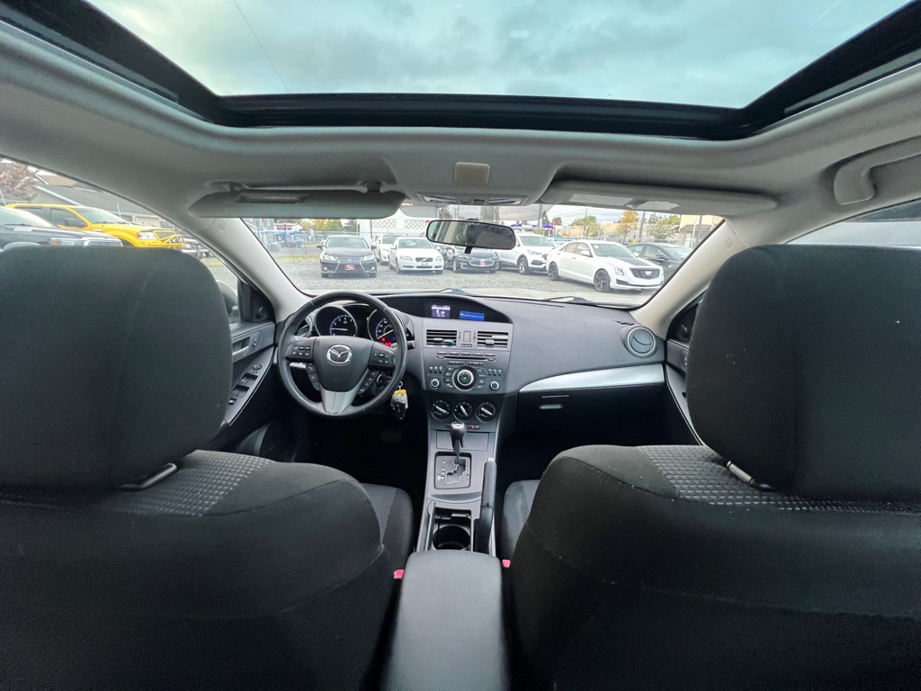 Photo 11 of this MAZDA MAZDA3