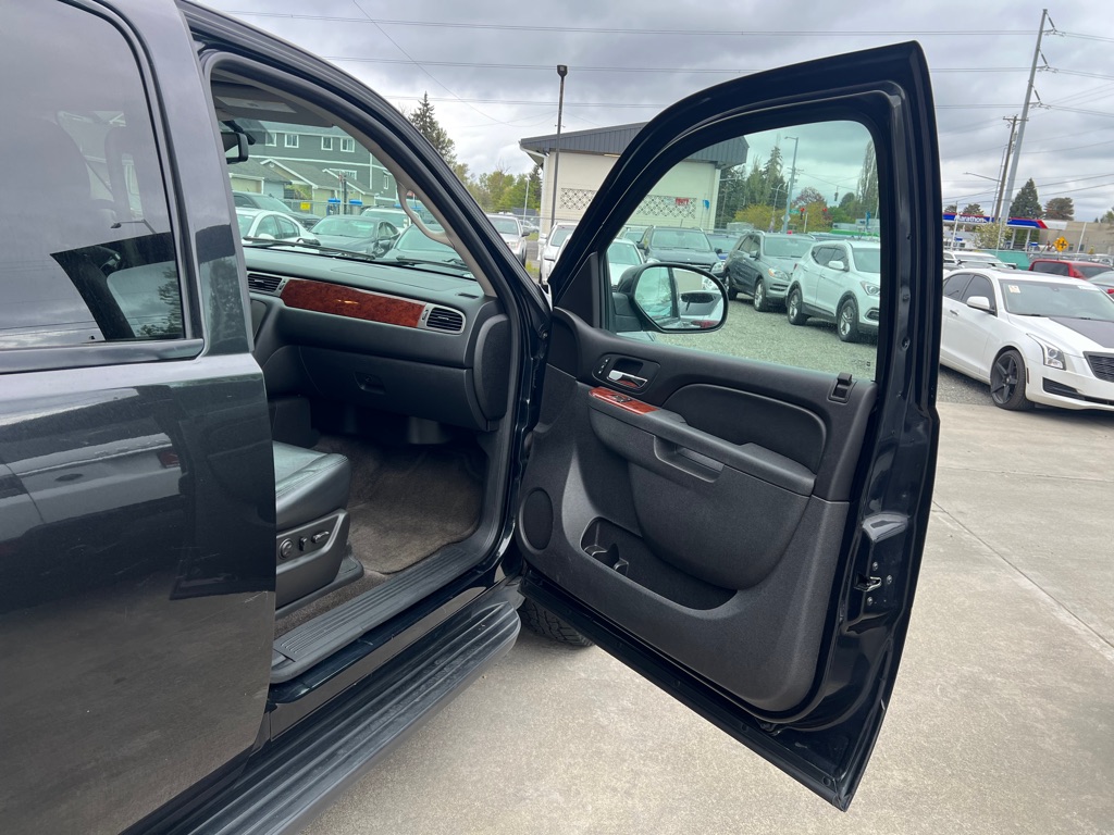 Photo 18 of this GMC YUKON XL