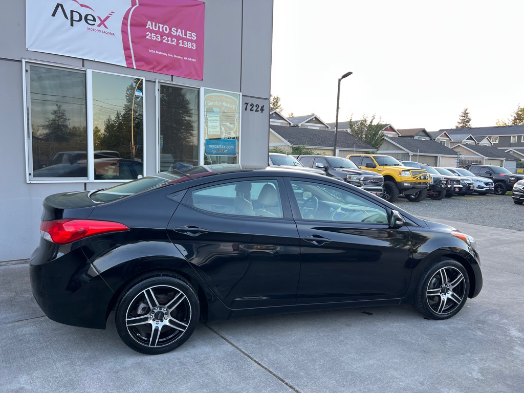 Photo 8 of this HYUNDAI ELANTRA