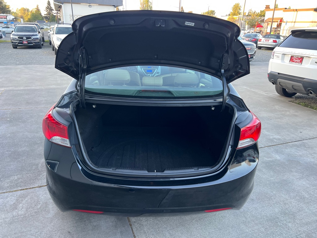 Photo 15 of this HYUNDAI ELANTRA