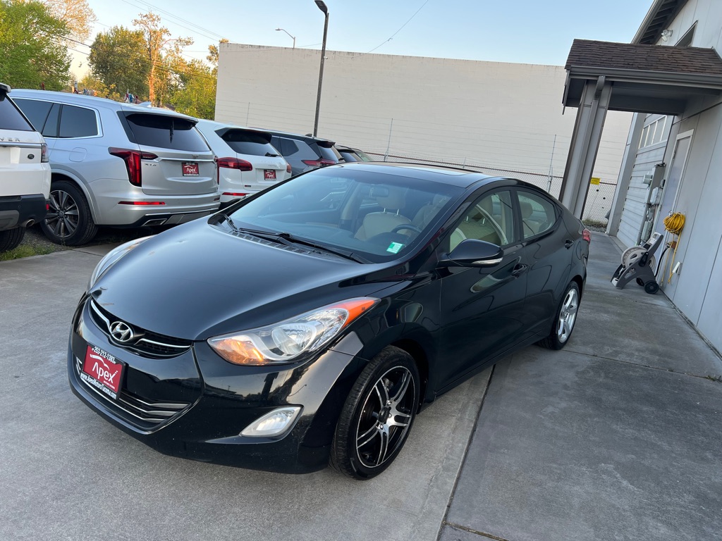 Photo 3 of this HYUNDAI ELANTRA