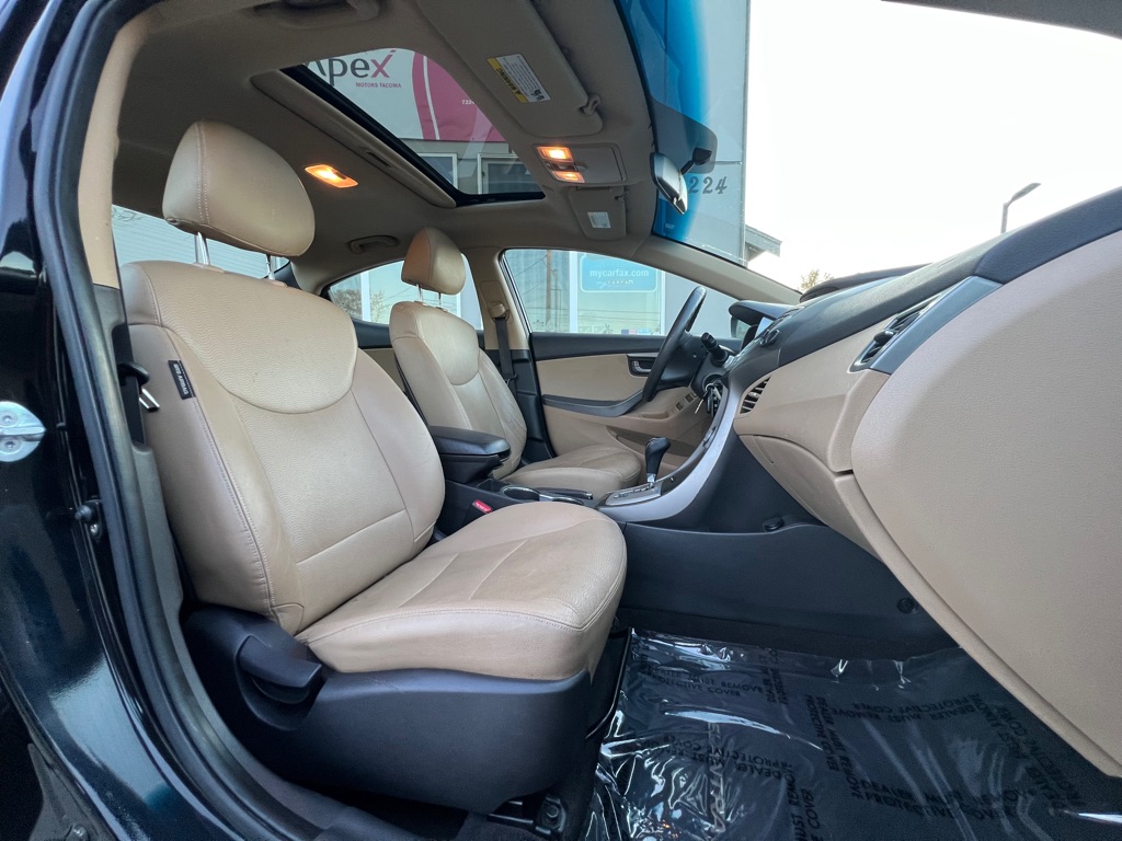 Photo 19 of this HYUNDAI ELANTRA