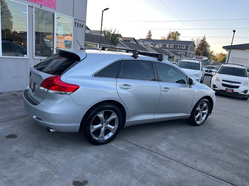 Photo 8 of this TOYOTA VENZA