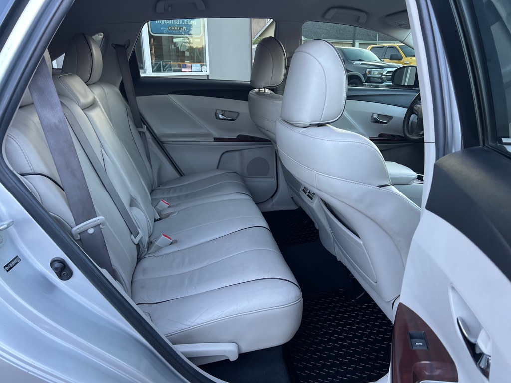 Photo 15 of this TOYOTA VENZA