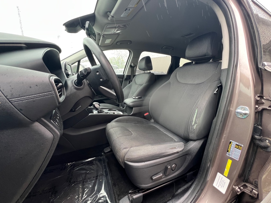 Photo 10 of this HYUNDAI SANTA FE