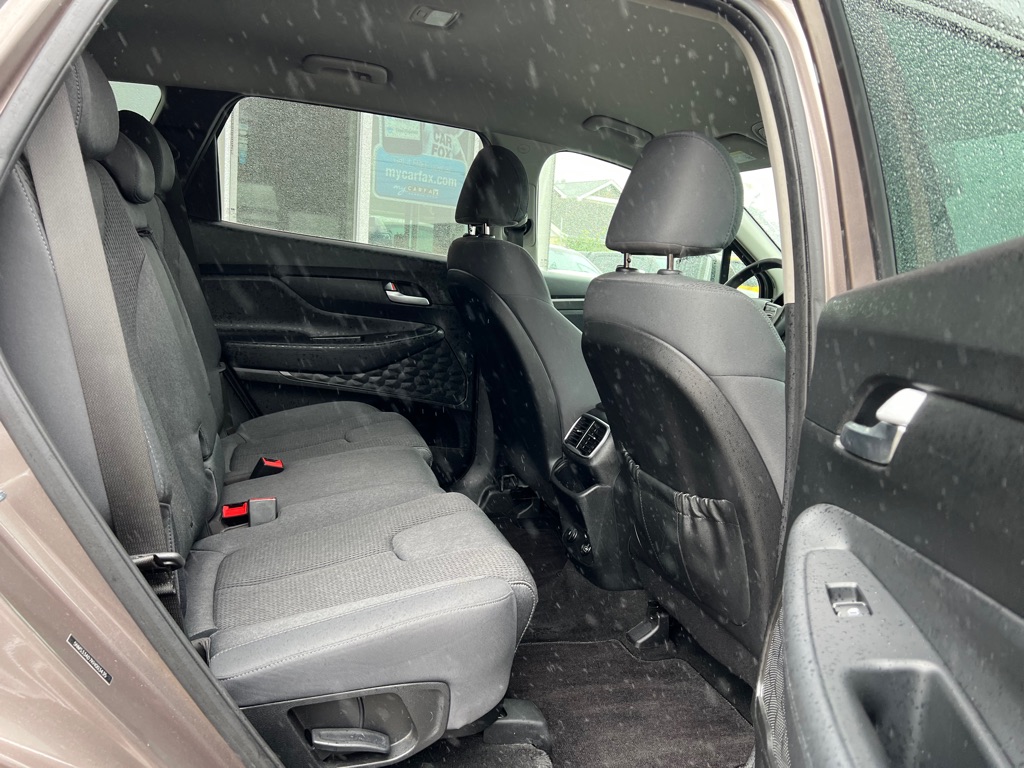 Photo 15 of this HYUNDAI SANTA FE