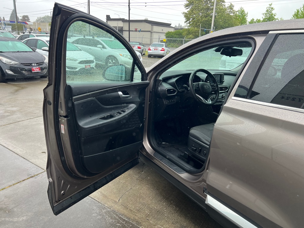 Photo 9 of this HYUNDAI SANTA FE