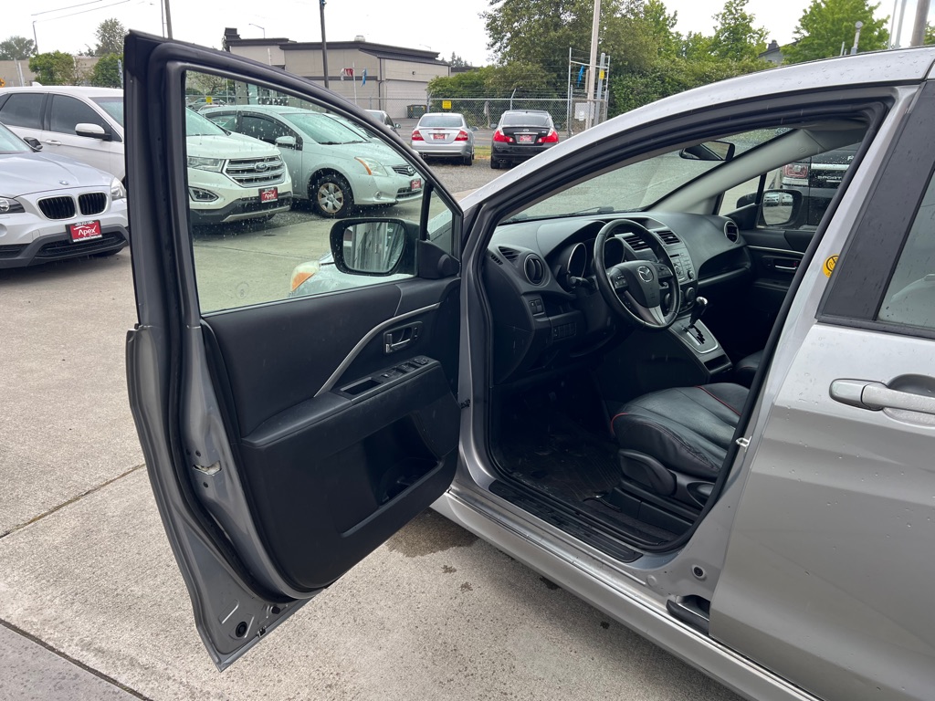 Photo 9 of this MAZDA MAZDA5