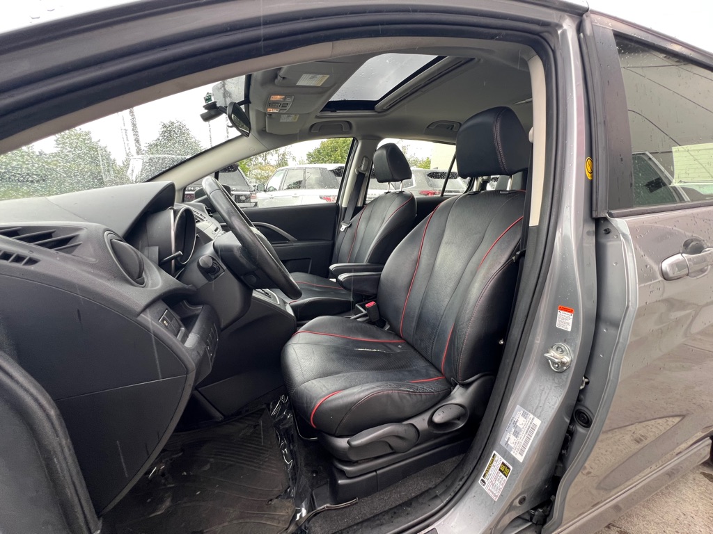 Photo 10 of this MAZDA MAZDA5