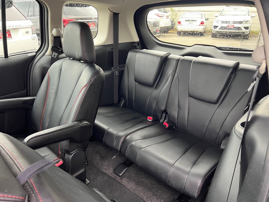 Photo 14 of this MAZDA MAZDA5
