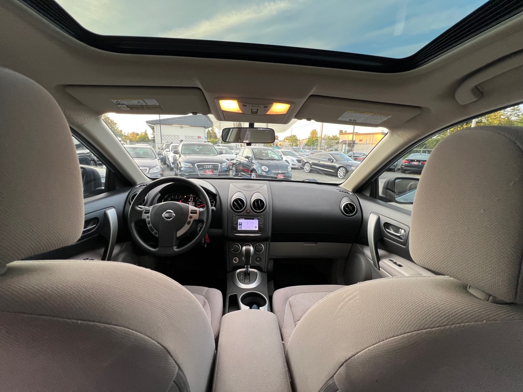 Photo 13 of this NISSAN ROGUE