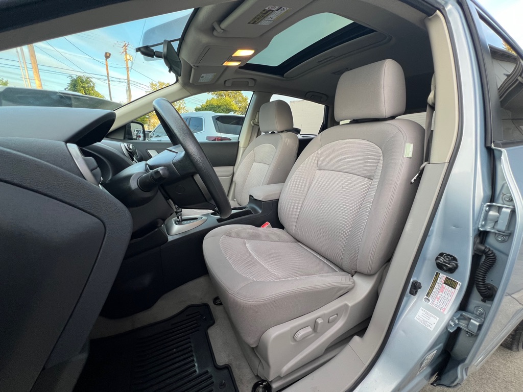 Photo 22 of this NISSAN ROGUE