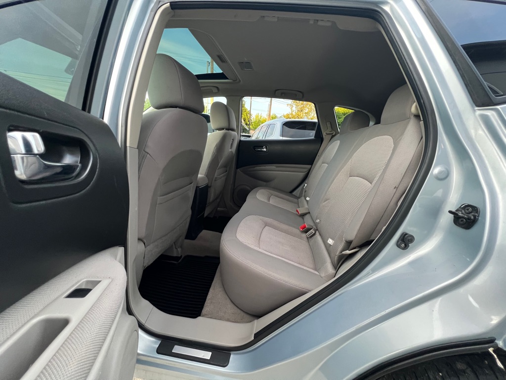 Photo 12 of this NISSAN ROGUE