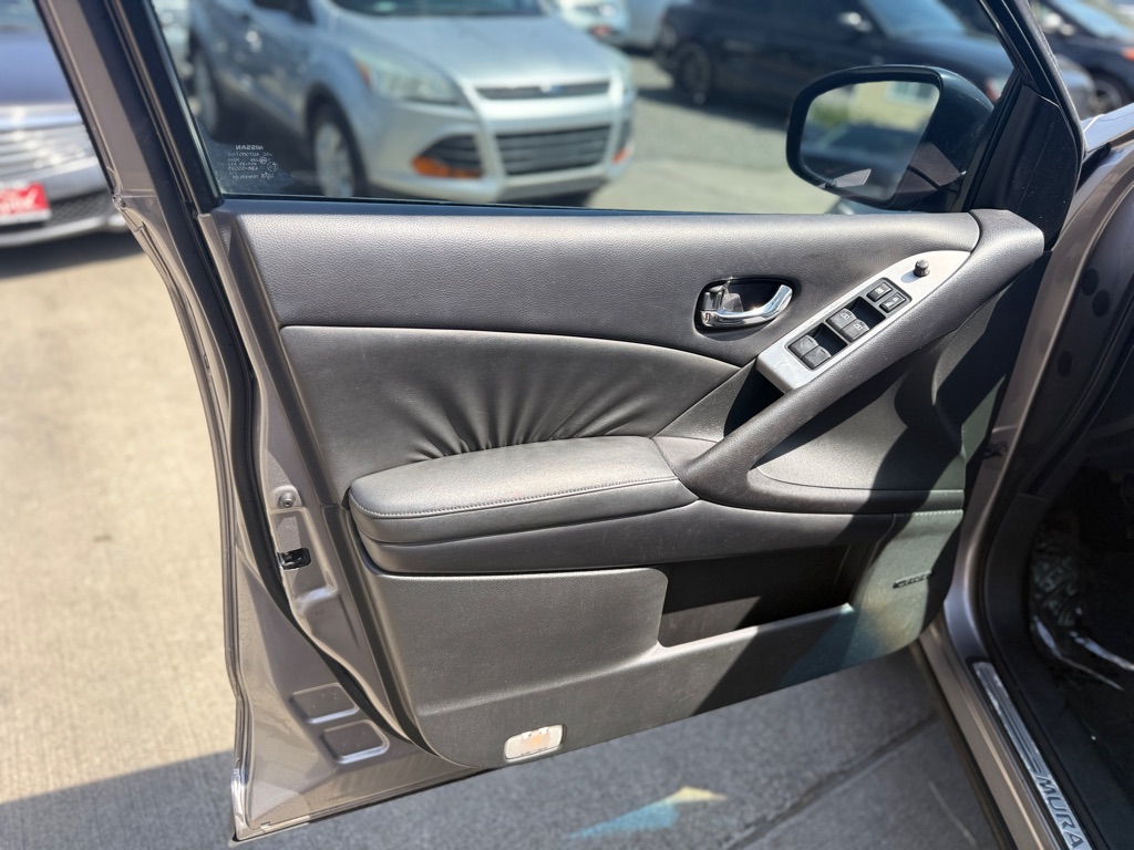 Photo 11 of this NISSAN MURANO