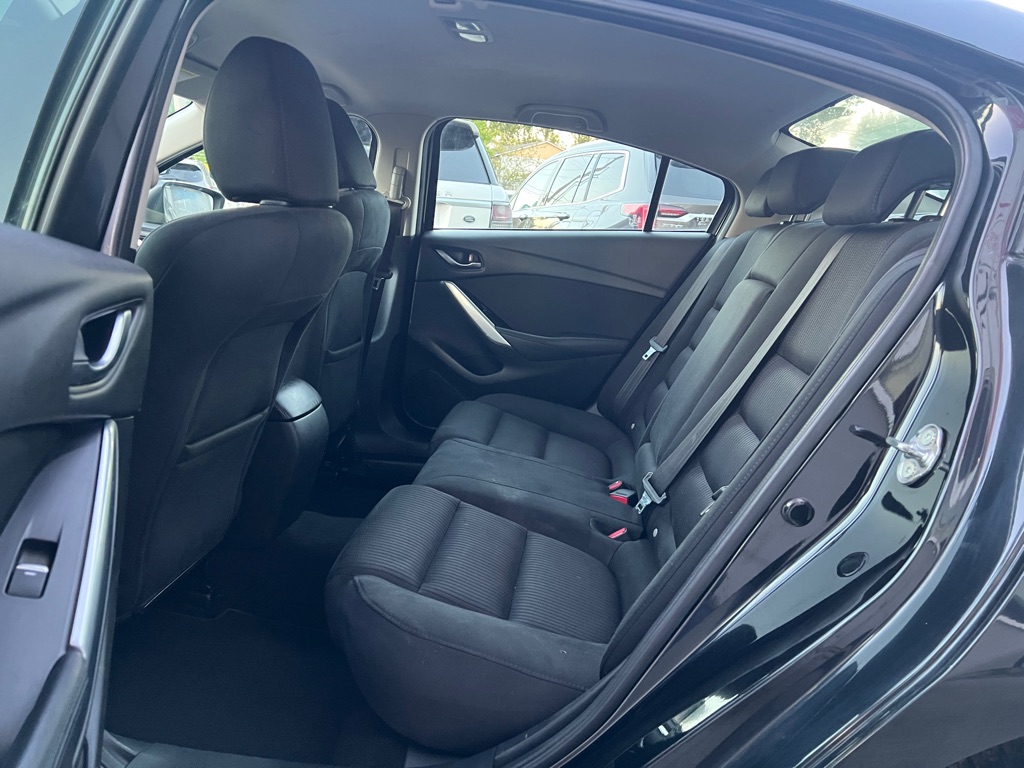 Photo 11 of this MAZDA MAZDA6