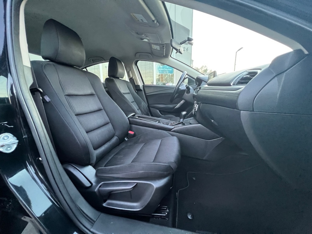 Photo 18 of this MAZDA MAZDA6