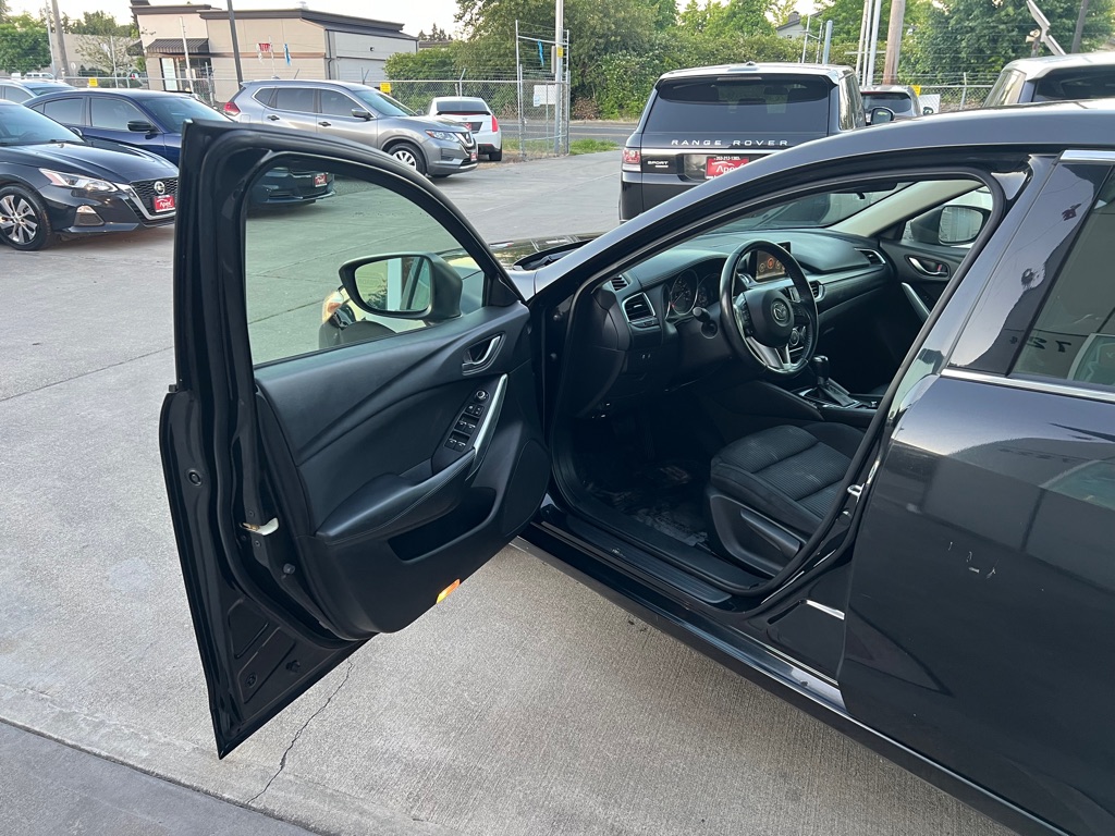 Photo 9 of this MAZDA MAZDA6
