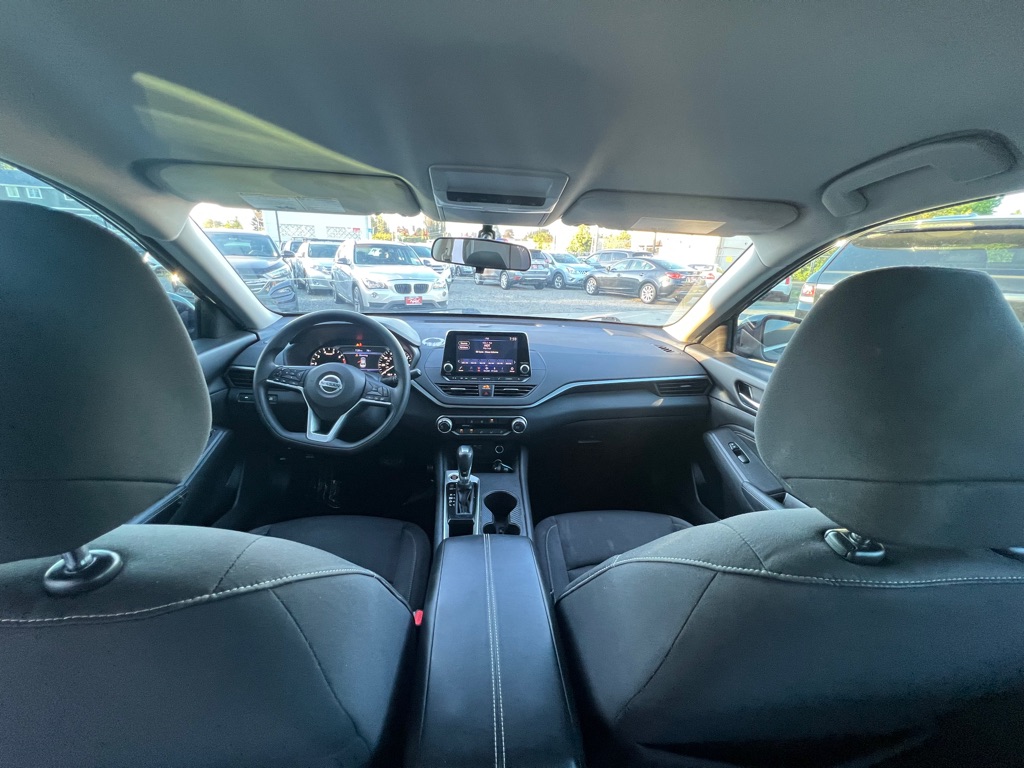 Photo 12 of this NISSAN ALTIMA